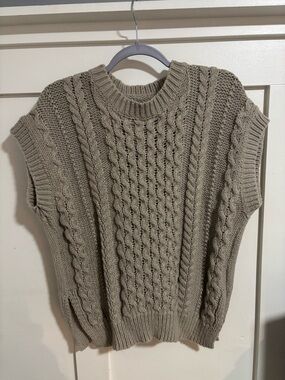 SHEIN Taupe Cable Knit Sleeveless Crew Sweater Vest